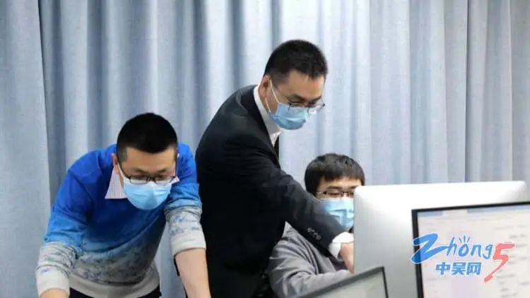 吳俊